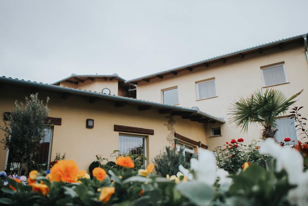 Szép Kert Vendégház Szekszárd Exterior foto